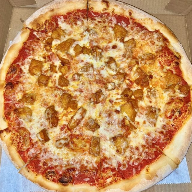 Buffalo Chicken Pizza (Large (14")).